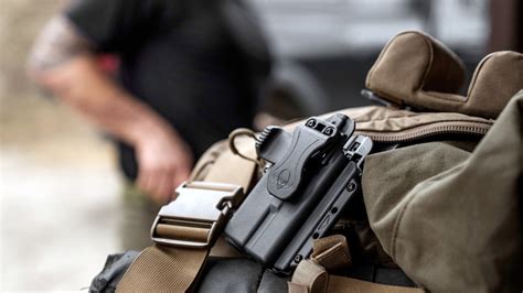 alien gear holsters dealers